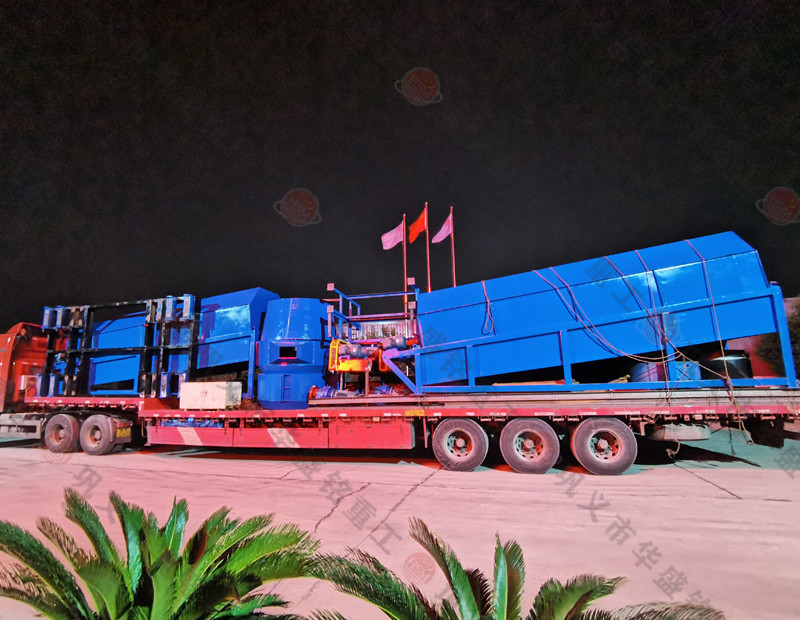 石料線(xiàn)用篩分機(jī)發(fā)往河北