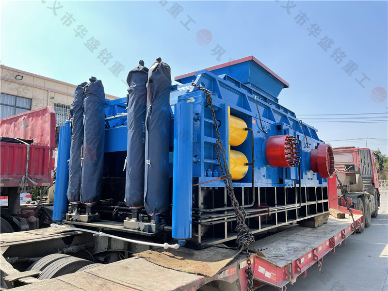 每小時(shí)產(chǎn)量100噸對(duì)輥破碎機(jī)，哪個(gè)型號(hào)合適